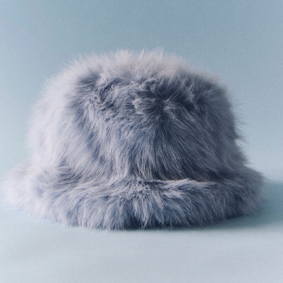 Free people X Unreal Fur ICE Queen Bucket hat - Picture 2 of 9
